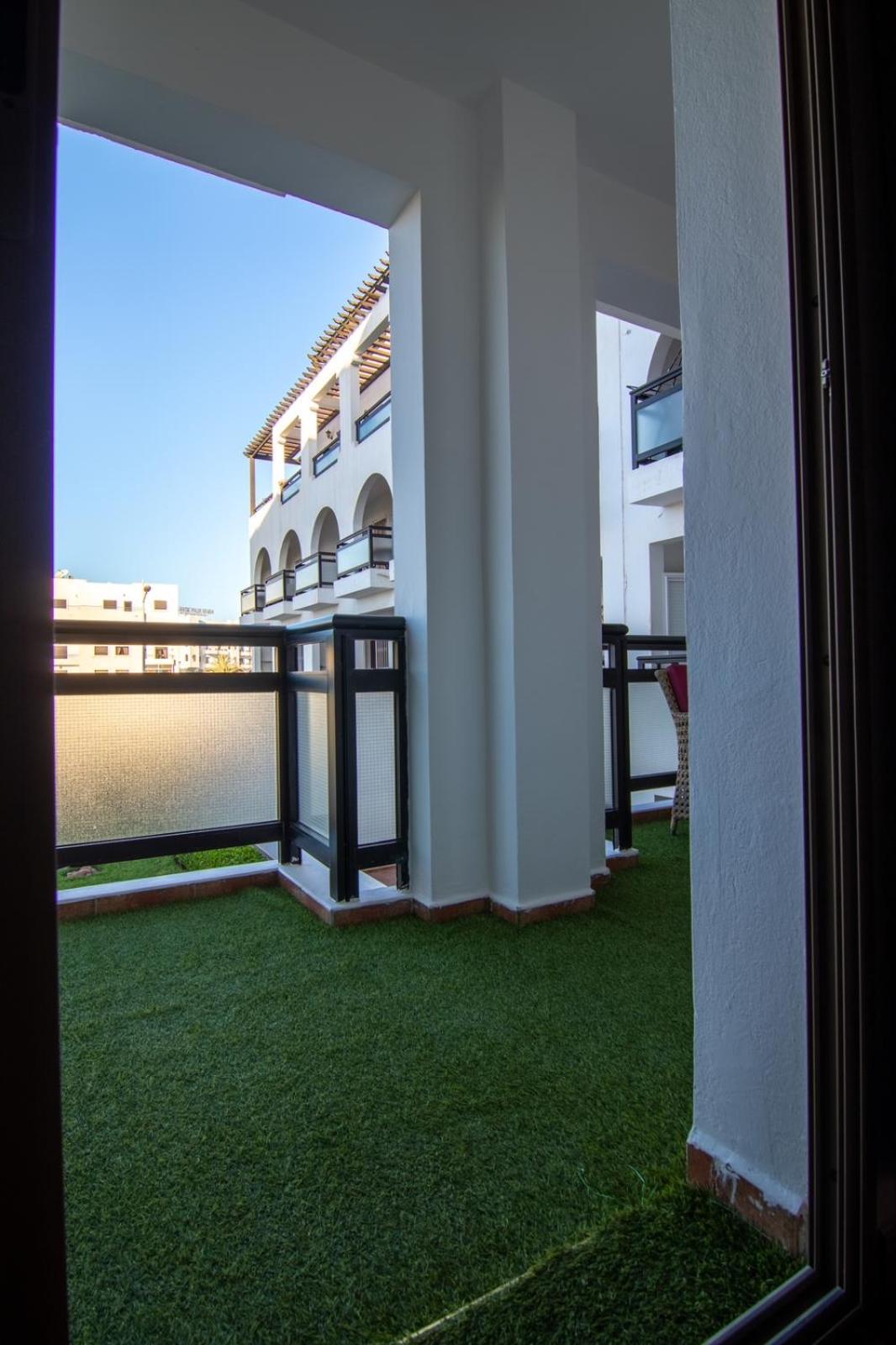 Prime Near With Pool, Amenities, Activities Deals Appartement