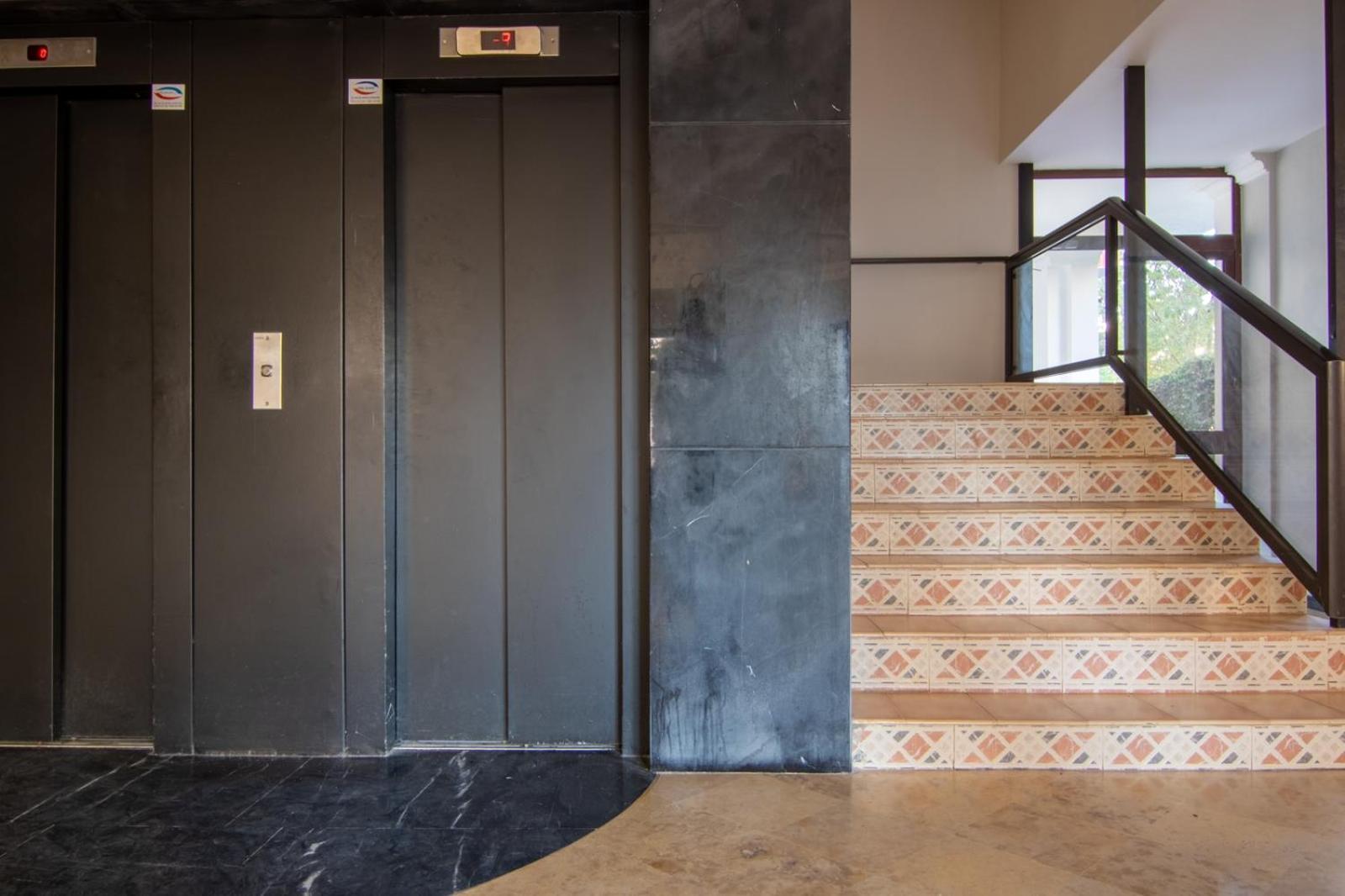 Prime Near With Pool, Amenities, Activities Deals Appartement